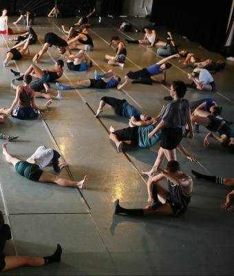 Gaga/dancers class